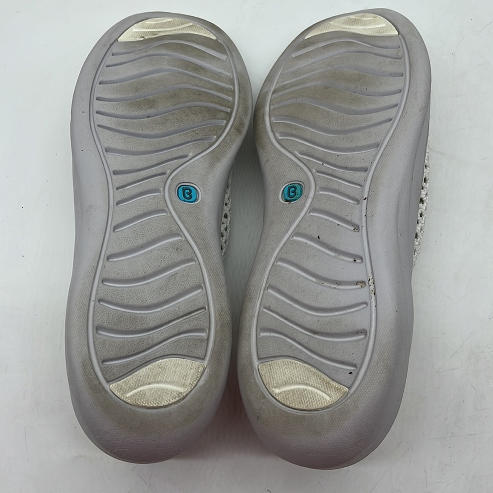 Bzees White Mesh Slip On Sandals Size 10. MCL3092E - Picture 6 of 8